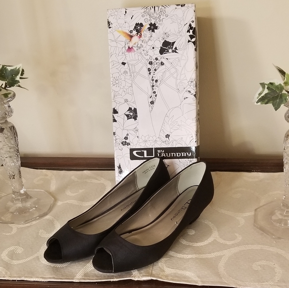 CL Laundry Black Peep Toe Pump